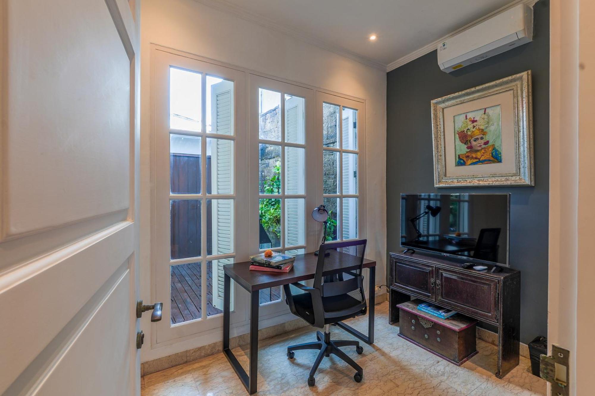 Mosan House - Unique Art-Filled Gem In Perfect Location A Short Walk From The Beach Or Seminyak Square Including Ac Office For Remote Working Luaran gambar